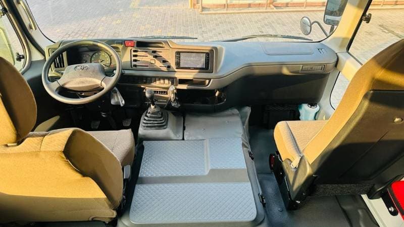 2026 Toyota Coaster Dx thumbnail 8
