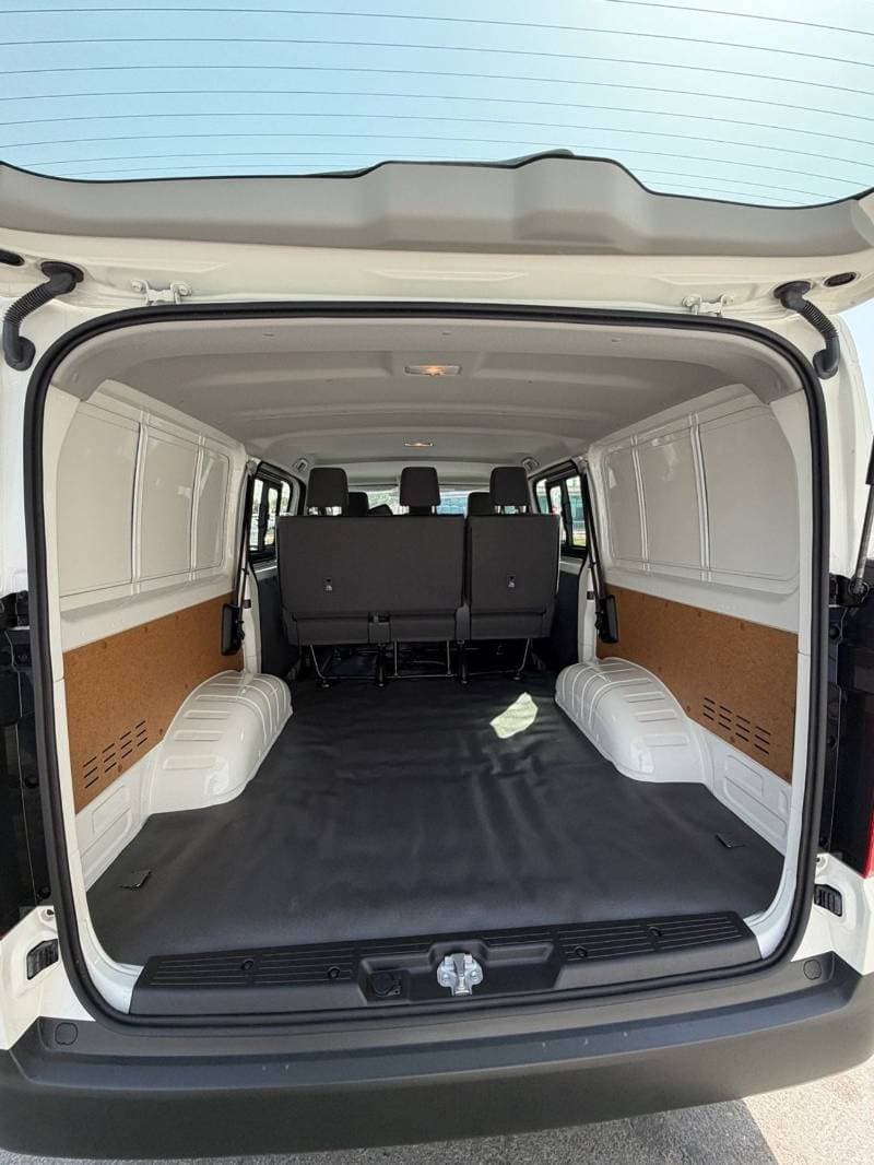 2026 Toyota Hiace GL thumbnail 6