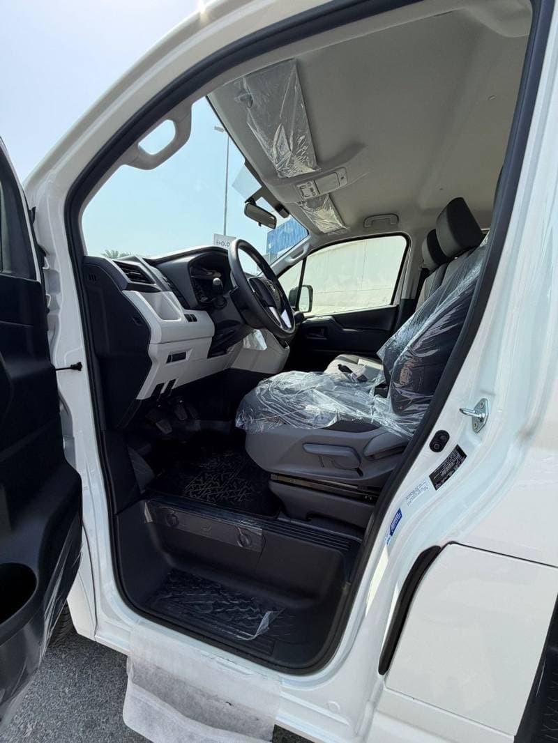 2026 Toyota Hiace GL thumbnail 7