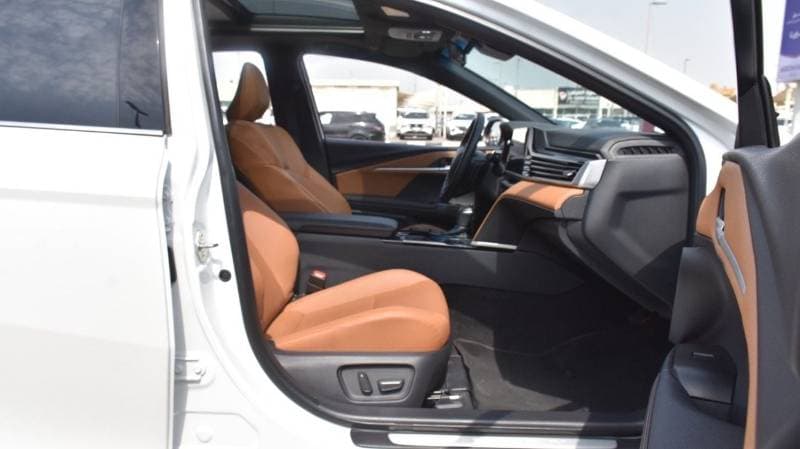 2025 Toyota Camry SPORT HEV thumbnail 5