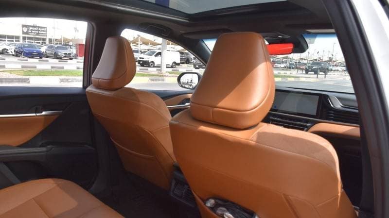 2025 Toyota Camry SPORT HEV thumbnail 8