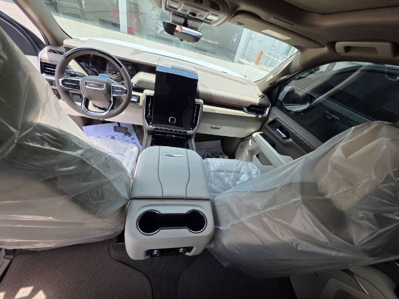 2026 GMC Yukon DENALI thumbnail 8