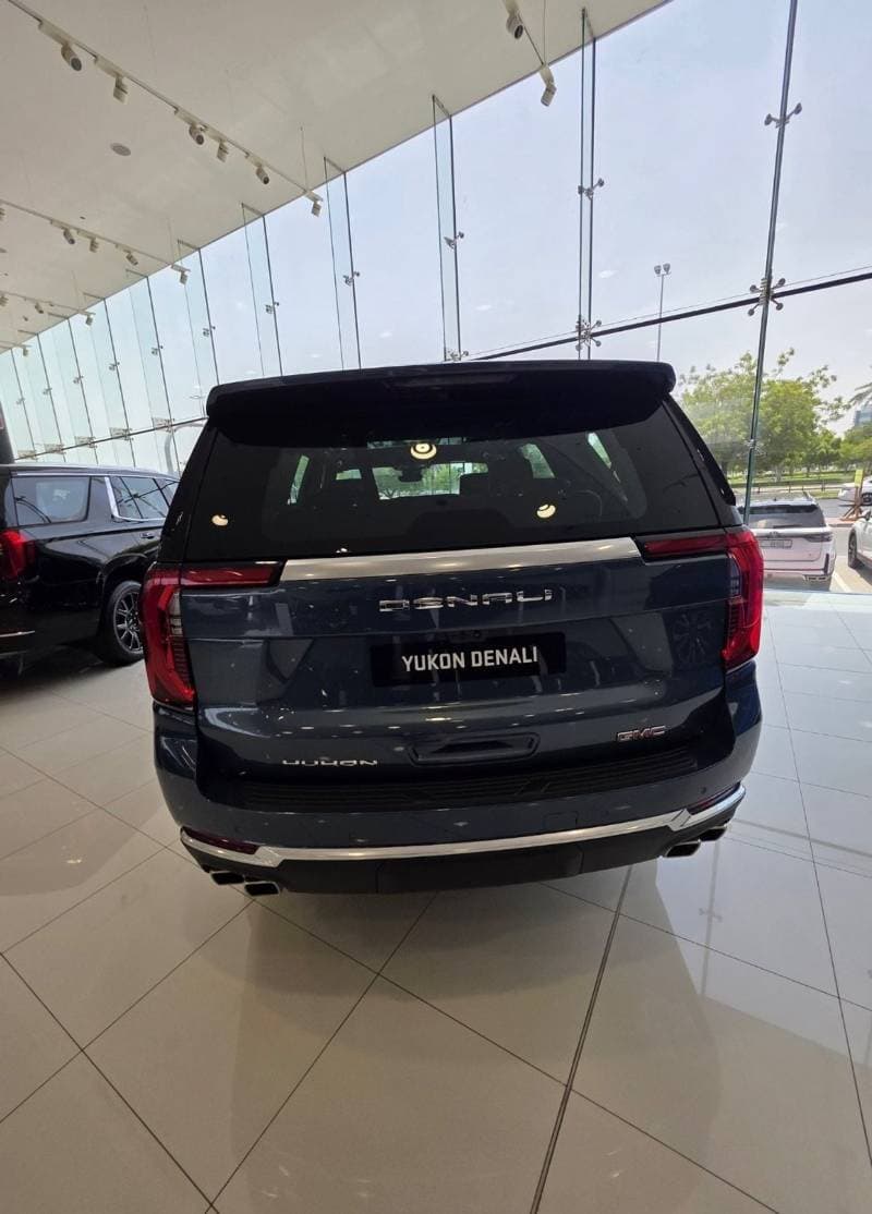 2025 GMC Yukon DENALI thumbnail 5