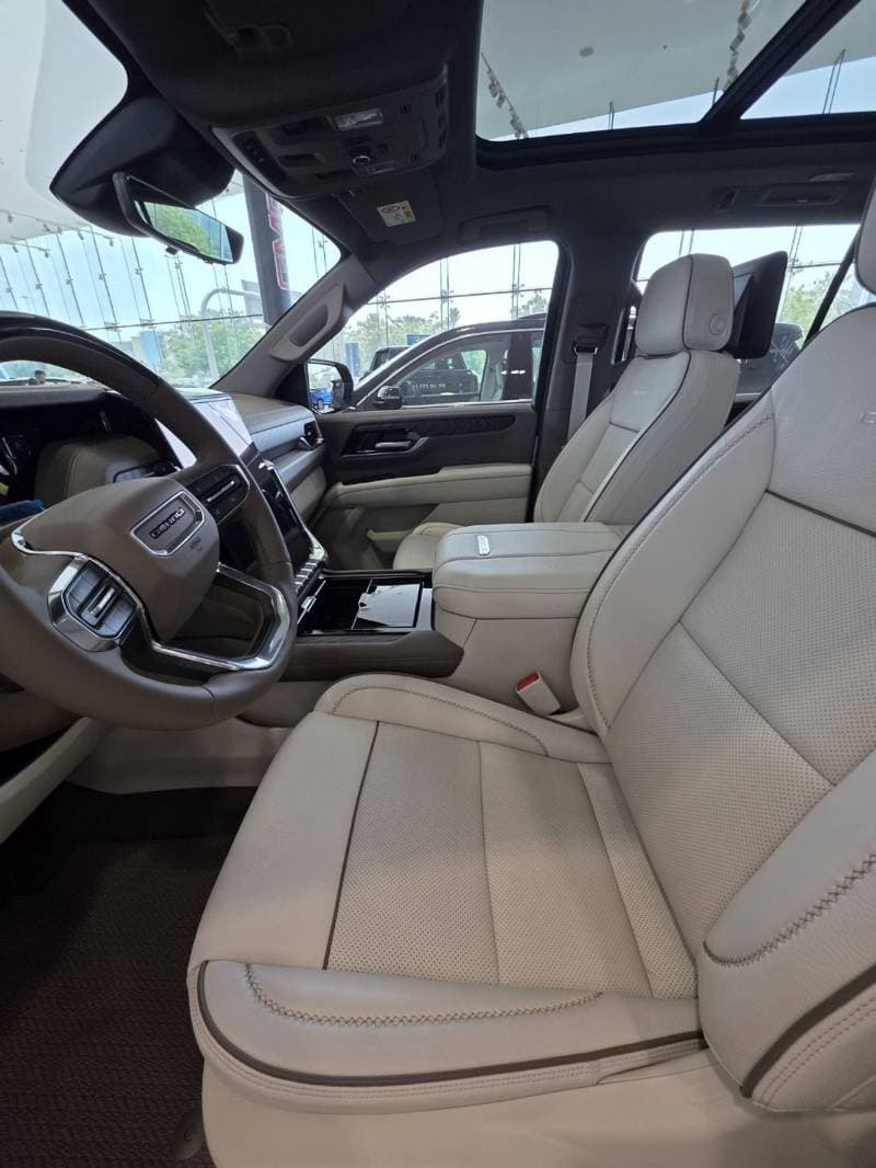 2026 GMC Yukon DENALI thumbnail 8