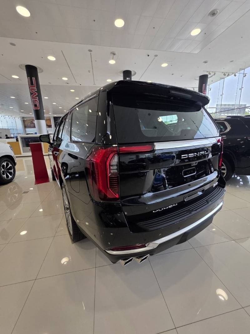 2026 GMC Yukon DENALI thumbnail 3