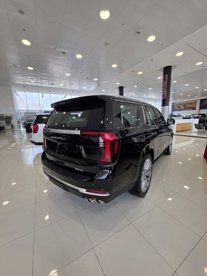 2026 GMC Yukon DENALI thumbnail 2