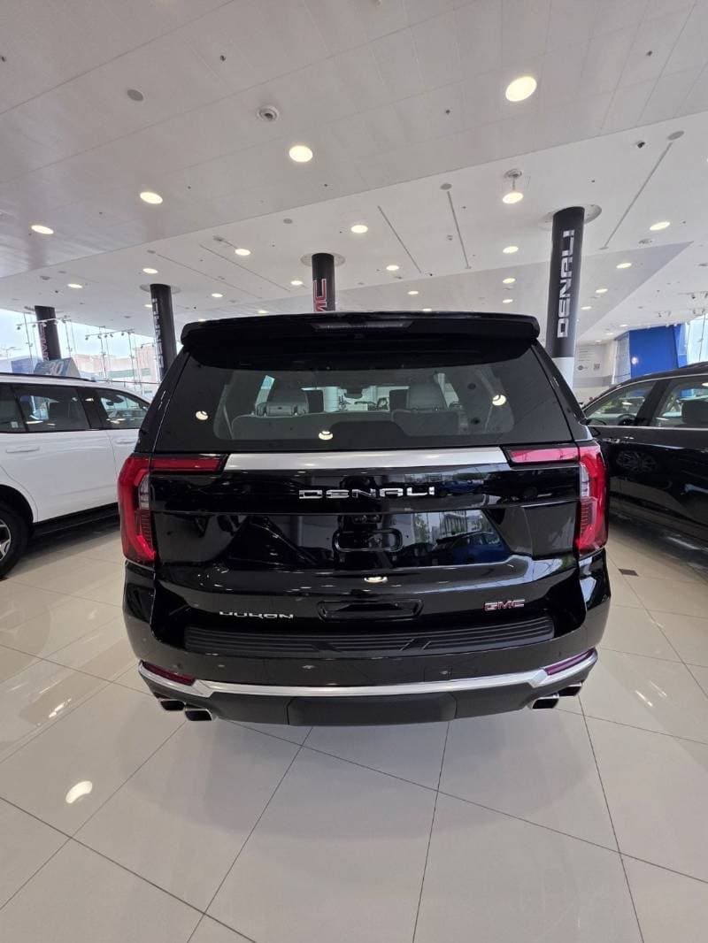 2026 GMC Yukon DENALI thumbnail 4