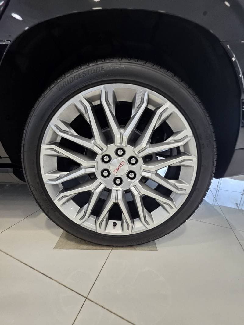 2026 GMC Yukon DENALI thumbnail 6