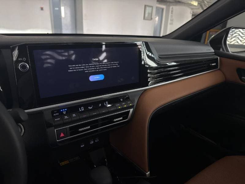 2026 Toyota Camry SPORT HEV thumbnail 8