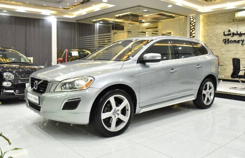 2010 Volvo XC60 R DESIGN thumbnail 3