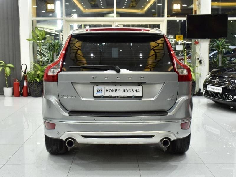 2010 Volvo XC60 R DESIGN thumbnail 5