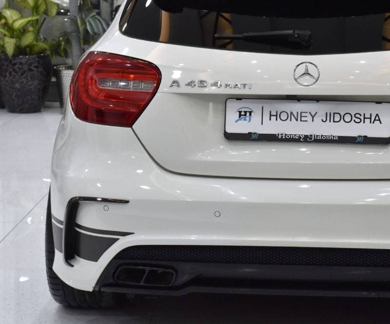 2014 Mercedes Benz A45 AMG thumbnail 8