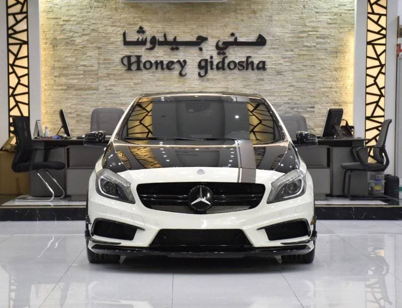 2014 Mercedes Benz A45 AMG thumbnail 2