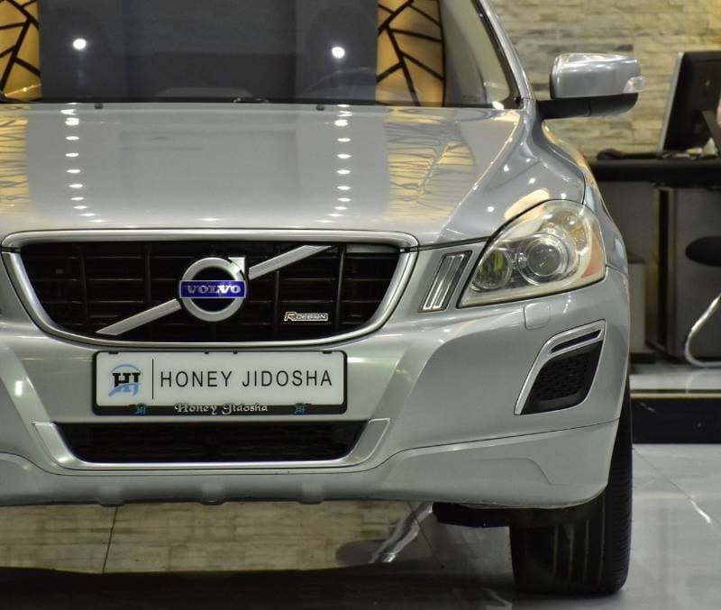 2010 Volvo XC60 R DESIGN thumbnail 4