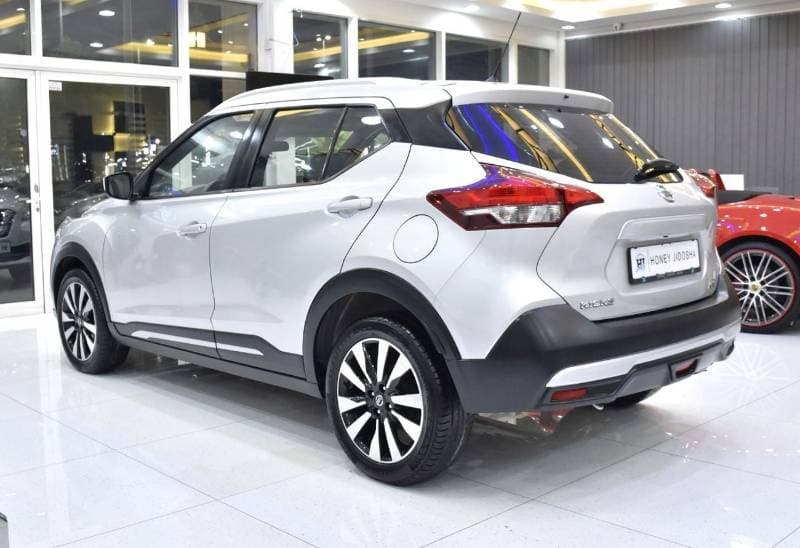 2017 Nissan Kicks SV thumbnail 7