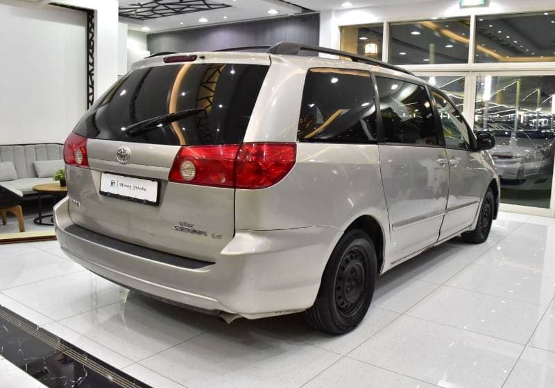 2008 Toyota Sienna LE thumbnail 6