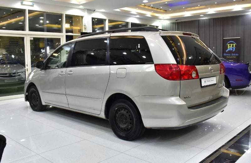 2008 Toyota Sienna LE thumbnail 7