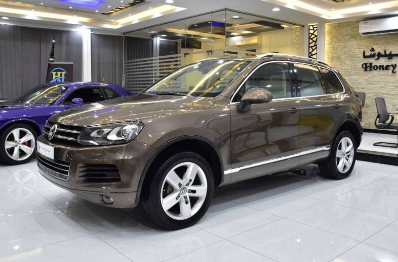 2015 Volkswagen Touareg SEL thumbnail 3