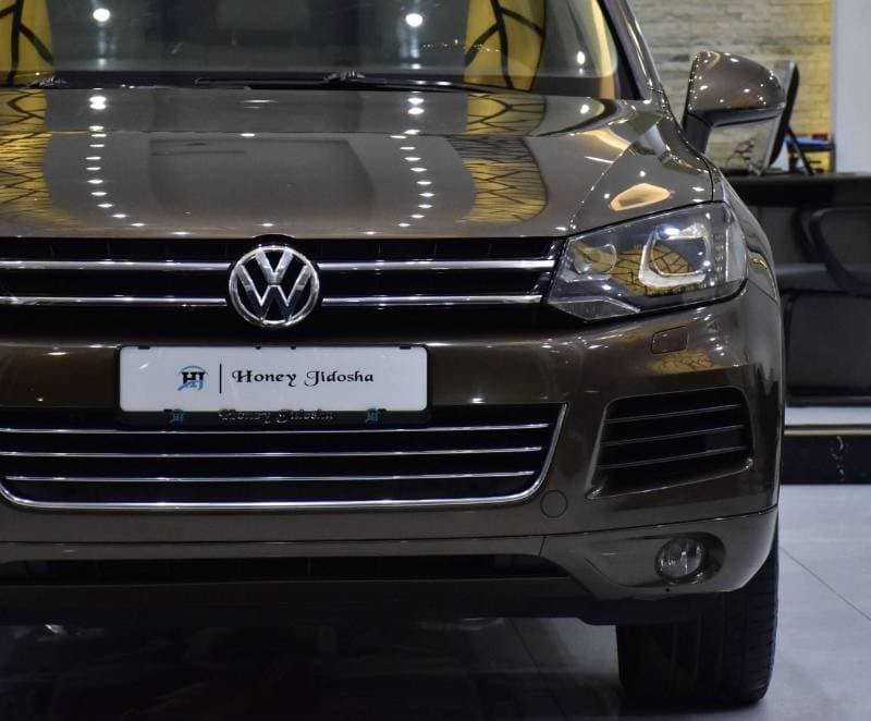 2015 Volkswagen Touareg SEL thumbnail 4