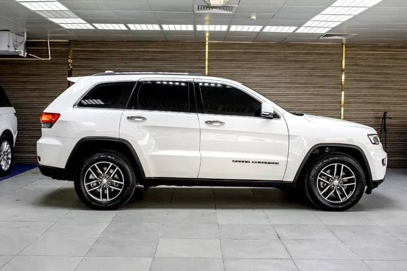 2018 Jeep Grand Cherokee LIMITED thumbnail 4
