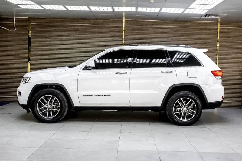 2018 Jeep Grand Cherokee LIMITED thumbnail 5