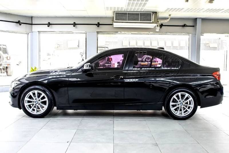 2018 BMW 318i STANDARD thumbnail 5