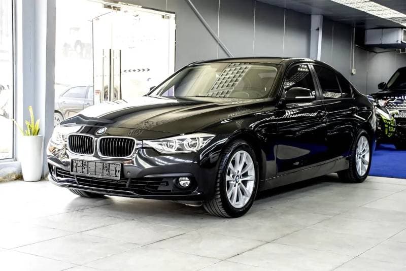 2018 BMW 318i STANDARD thumbnail 3