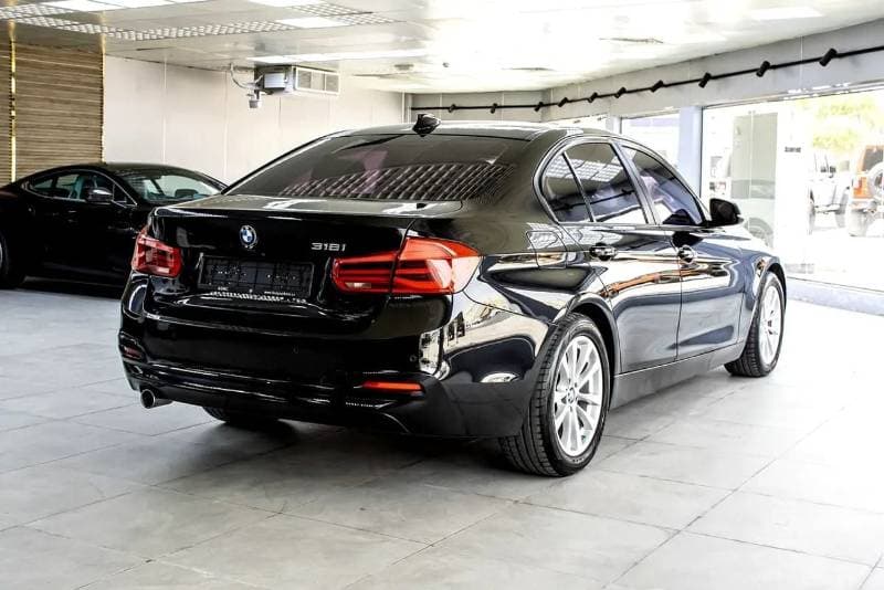 2018 BMW 318i STANDARD thumbnail 6