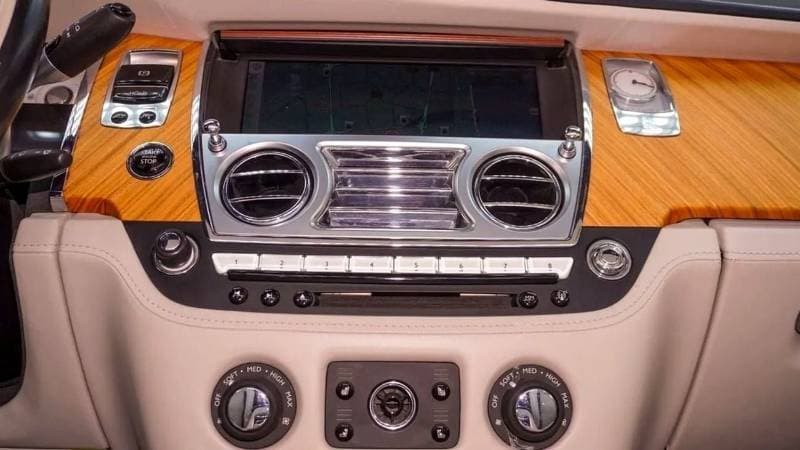 2017 Rolls Royce Dawn thumbnail 5