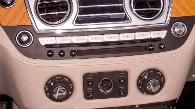 2017 Rolls Royce Dawn thumbnail 6