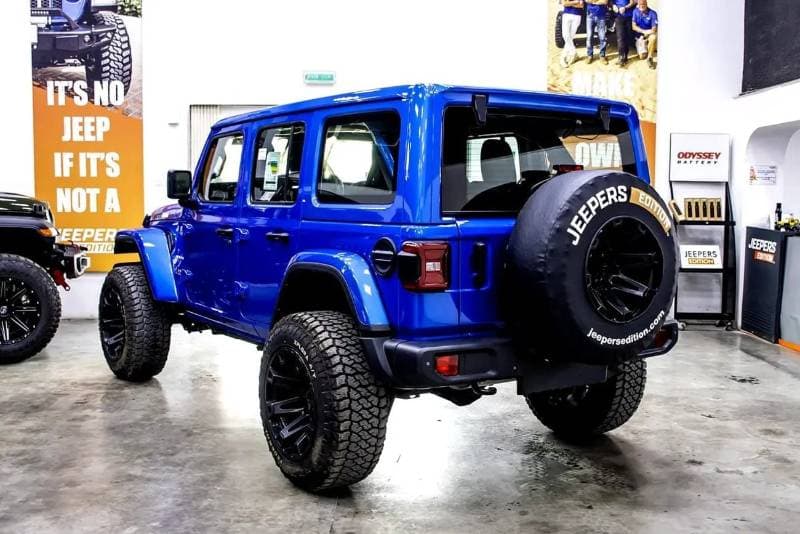 2024 Jeep Wrangler SAHARA thumbnail 7