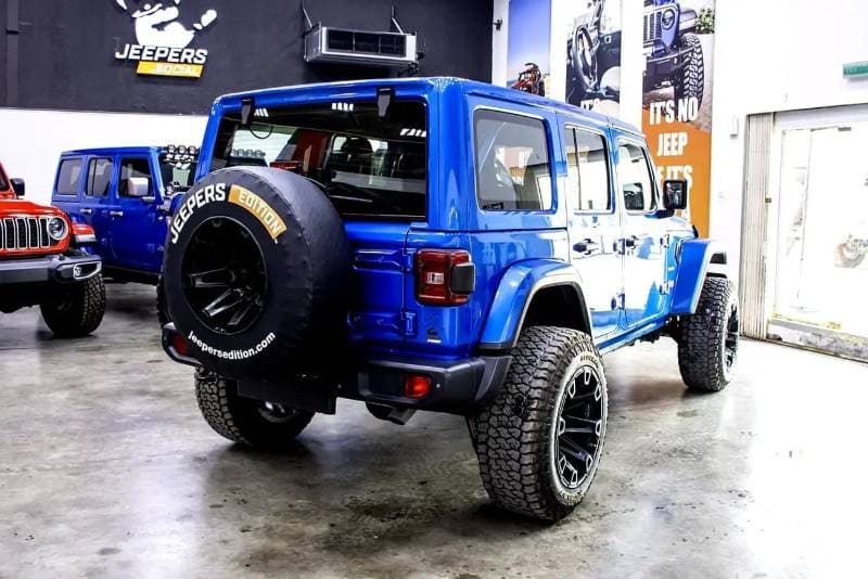2024 Jeep Wrangler SAHARA thumbnail 6