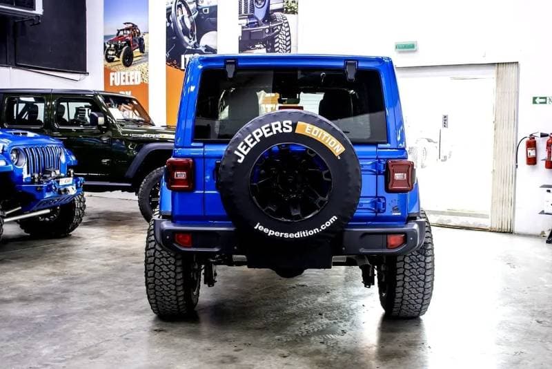 2024 Jeep Wrangler SAHARA thumbnail 8