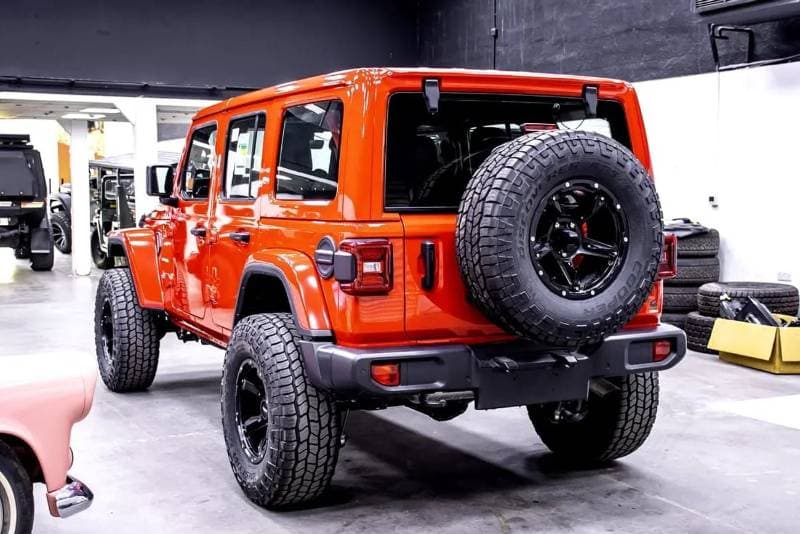 2024 Jeep Wrangler SAHARA thumbnail 7