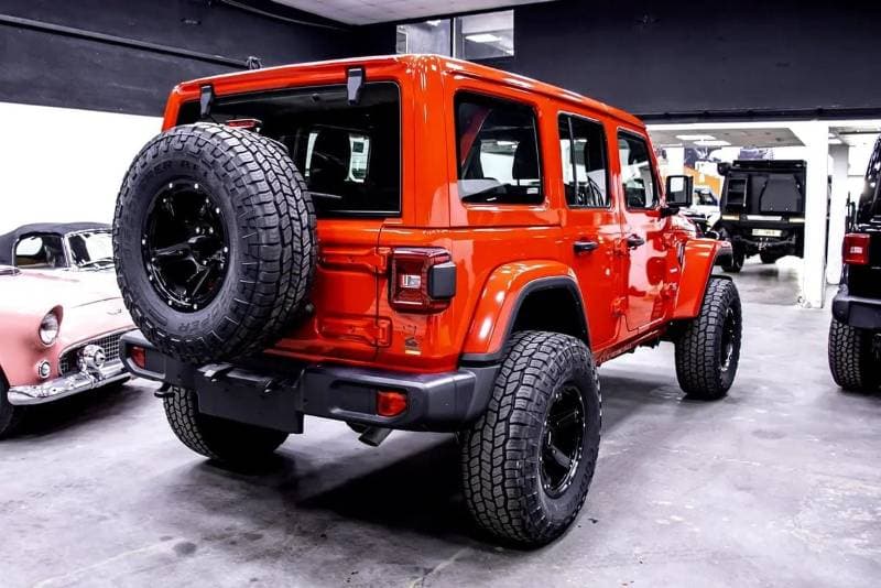2024 Jeep Wrangler SAHARA thumbnail 6