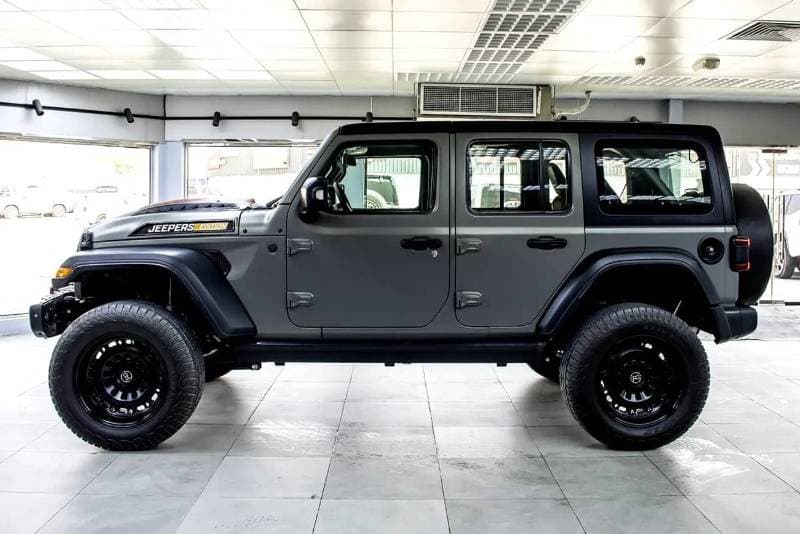 2023 Jeep Wrangler SAHARA thumbnail 5