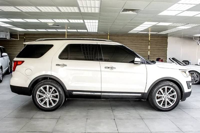 2016 Ford Explorer LIMITED thumbnail 4