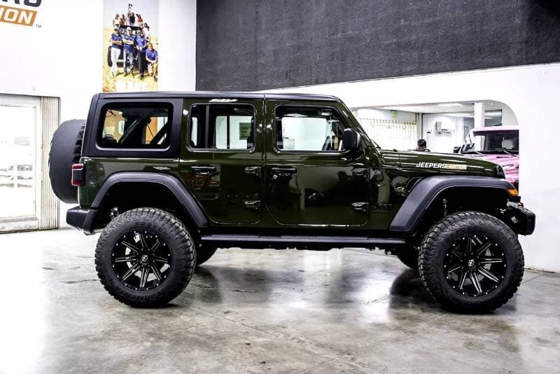 2024 Jeep Wrangler SPORT thumbnail 4