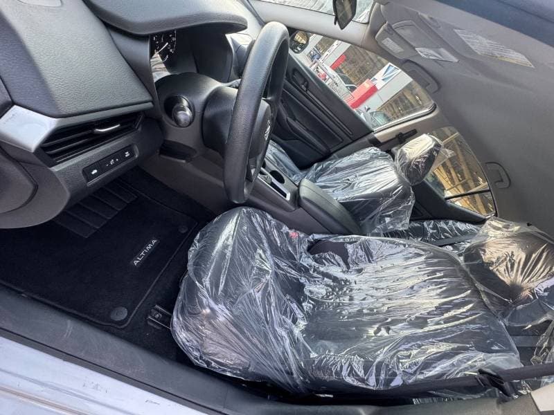 2024 Nissan Altima SV thumbnail 5