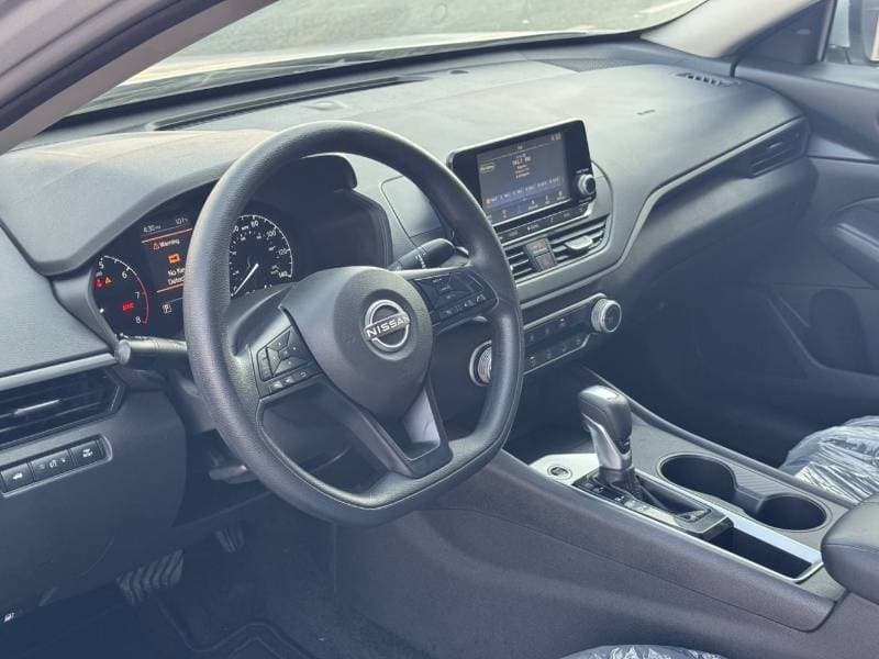 2024 Nissan Altima SV thumbnail 6