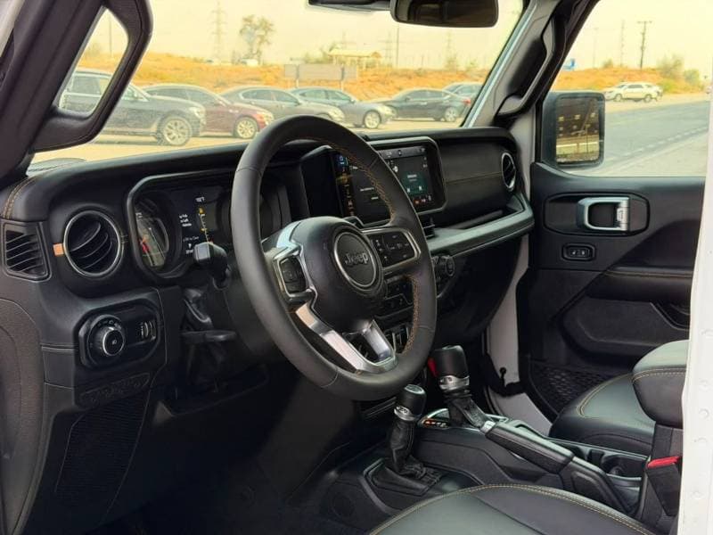 2025 Jeep Wrangler Unlimited RUBICON 392 thumbnail 6