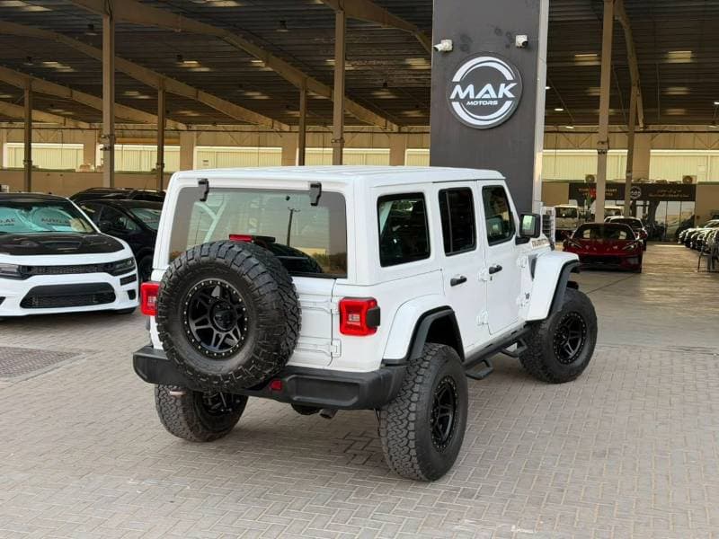 2025 Jeep Wrangler Unlimited RUBICON 392 thumbnail 4