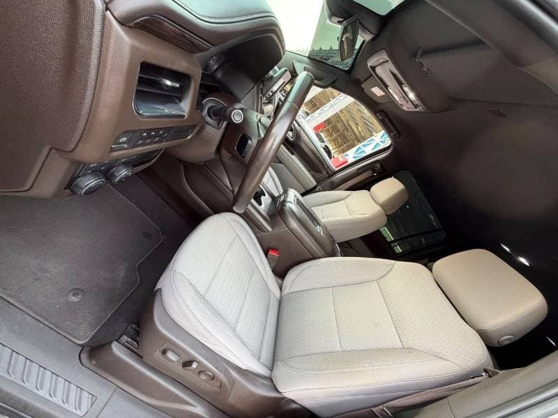 2021 Chevrolet Suburban LS thumbnail 6