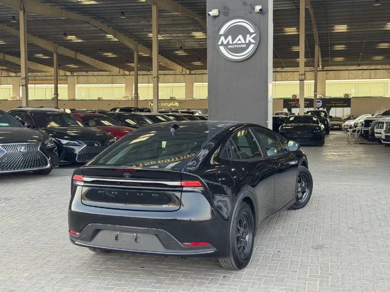 2025 Toyota Prius thumbnail 3