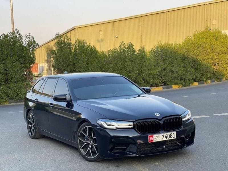 2019 BMW 520i M SPORT thumbnail 2