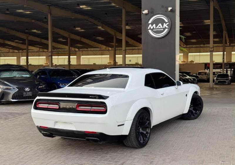 2017 Dodge Challenger HELLCAT thumbnail 4