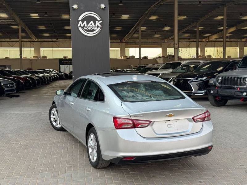 2021 Chevrolet Malibu LT thumbnail 3
