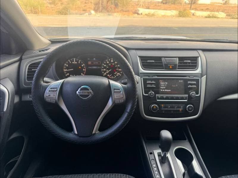 2016 Nissan Altima SV thumbnail 7