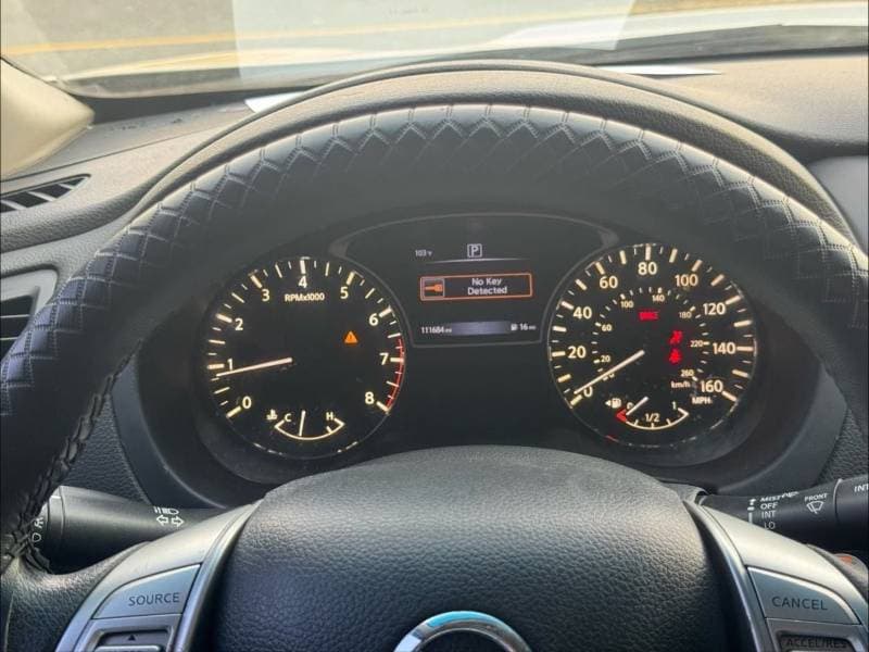 2016 Nissan Altima SV thumbnail 8