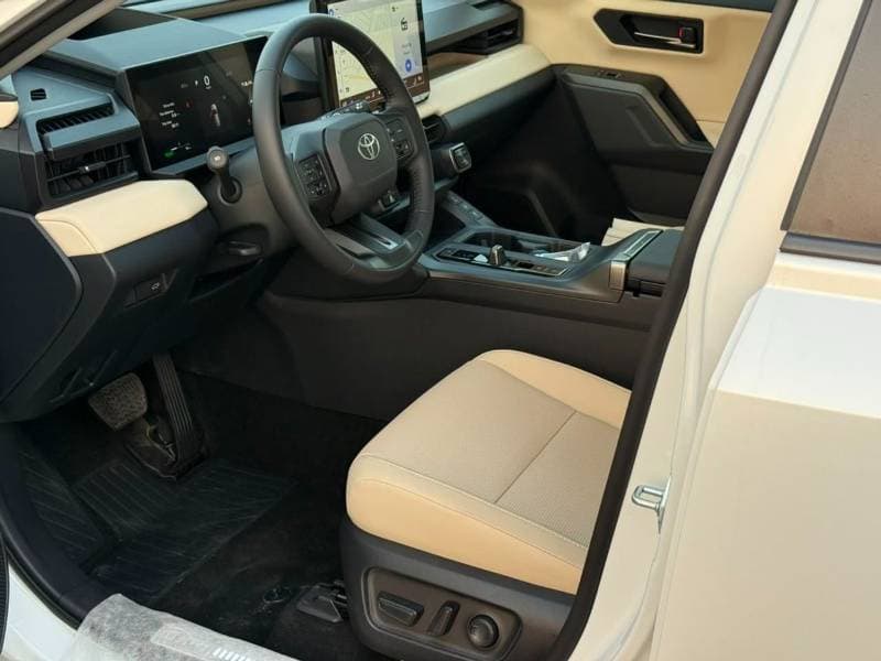 2026 Toyota RAV4 LTD HEV thumbnail 4
